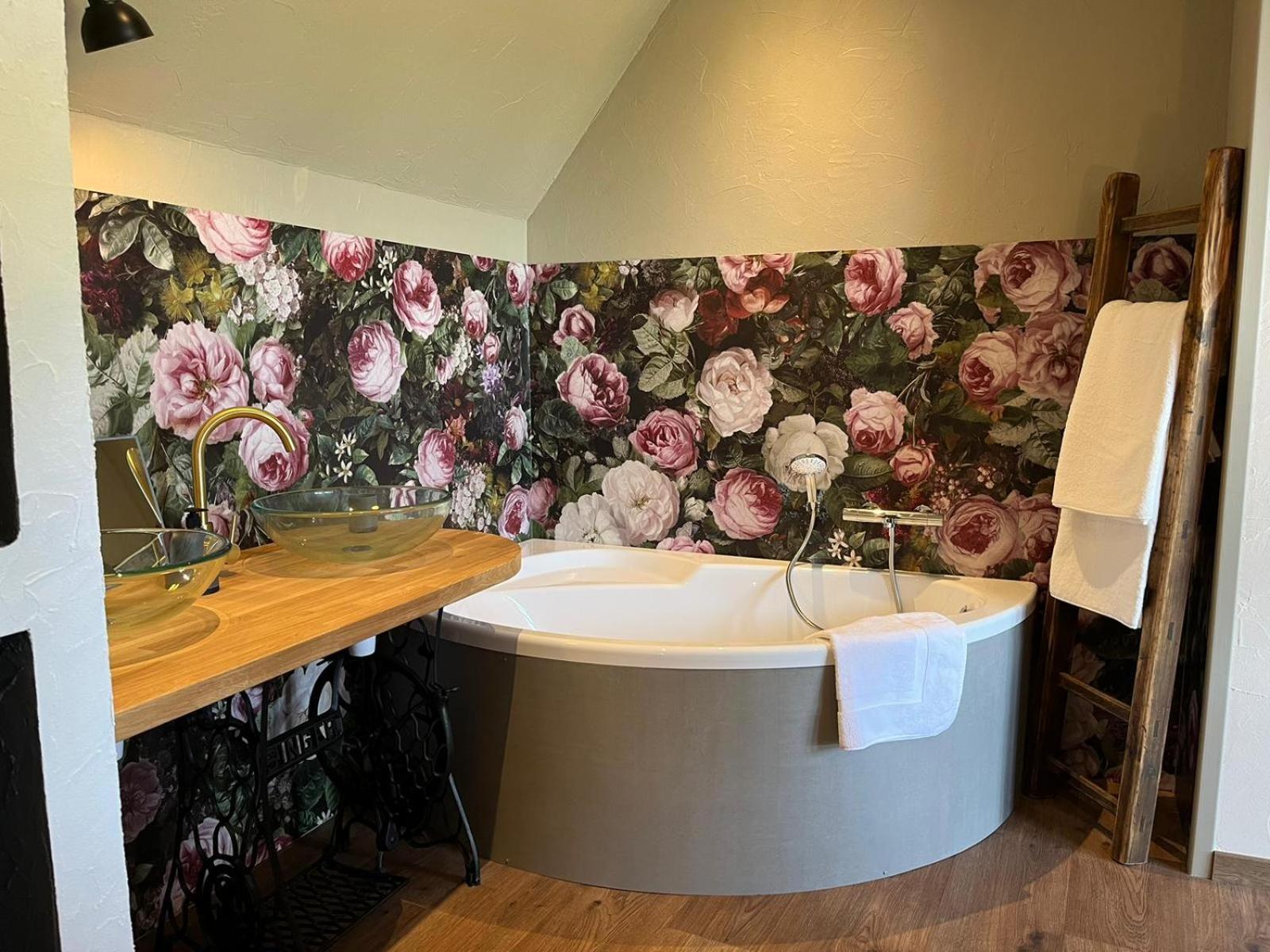 Les Portes du Coglais Maison D'Hote Avec Sauna Et Jacuzzi A La Campagne מראה חיצוני תמונה